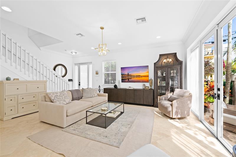 Image 7 of 38 For 920 8th St  