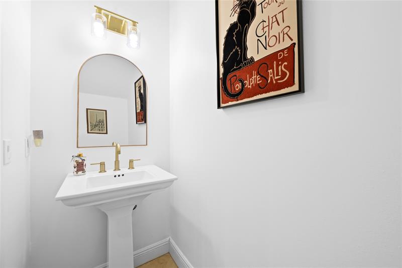 Image 8 of 38 For 920 8th St  