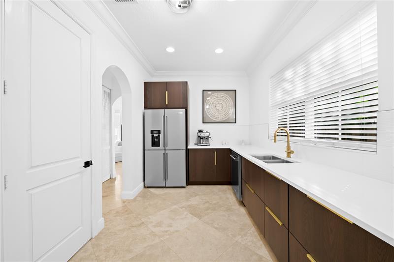 Image 9 of 38 For 920 8th St  