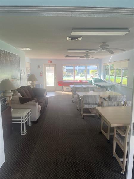 Image 4 of 30 For 2050 39th St  211w