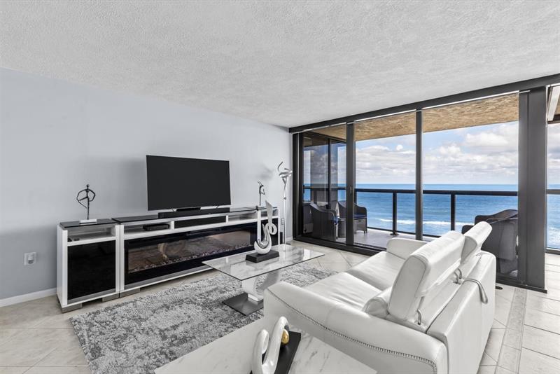 Image 11 of 47 For 10410 Ocean Dr  908