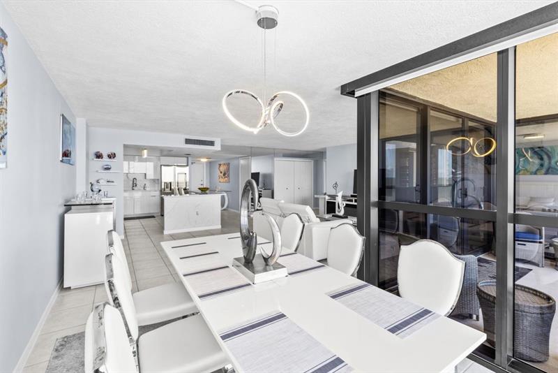 Image 16 of 47 For 10410 Ocean Dr  908