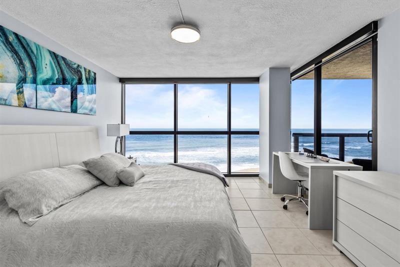 Image 26 of 47 For 10410 Ocean Dr  908