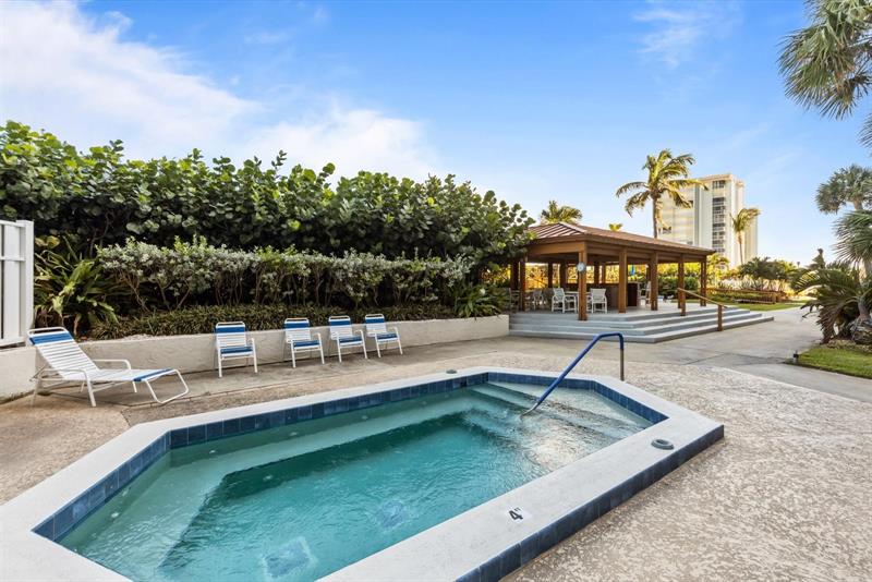 Image 42 of 47 For 10410 Ocean Dr  908