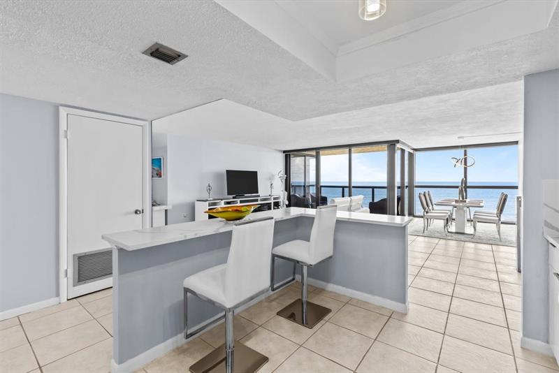 Image 8 of 47 For 10410 Ocean Dr  908