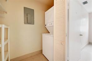 Image 14 of 22 For 3565 Magellan Cir  337-3