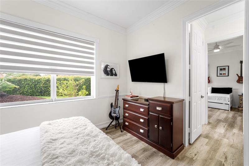 Image 42 of 79 For 6911 112 Way