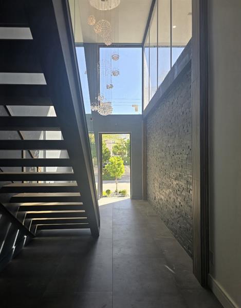 Image 6 of 7 For 323 Hendricks Isle