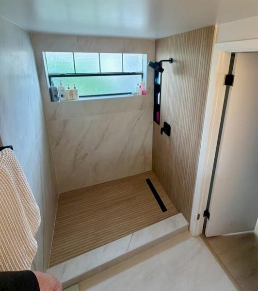 Image 11 of 17 For 21204 Harbor Way