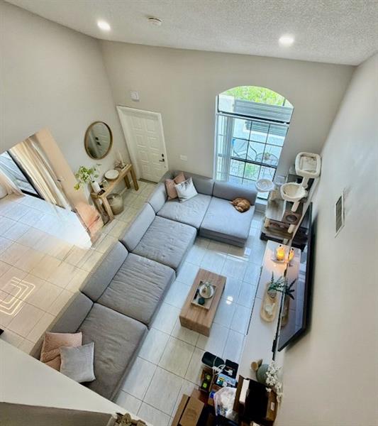 Image 3 of 17 For 21204 Harbor Way