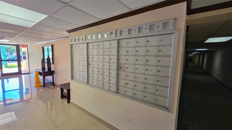 Image 17 of 21 For 2001 Atlantic Shores Blvd  411