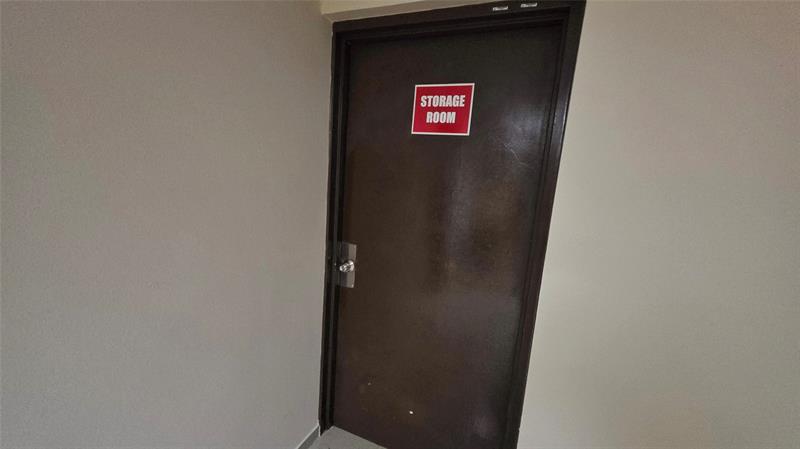 Image 19 of 21 For 2001 Atlantic Shores Blvd  411