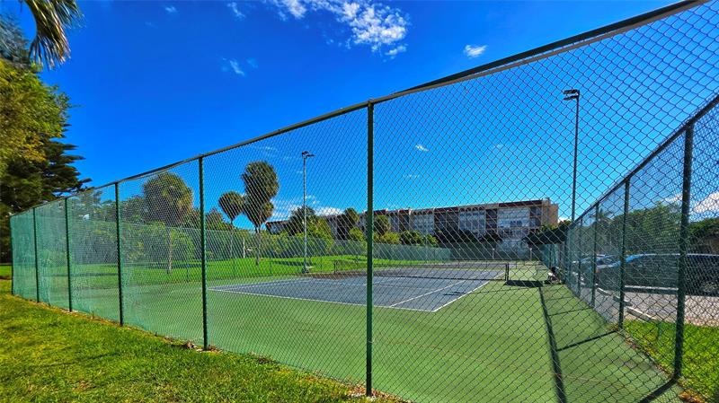 Image 21 of 21 For 2001 Atlantic Shores Blvd  411