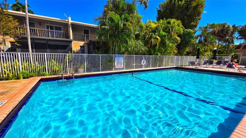 Image 3 of 21 For 2001 Atlantic Shores Blvd  411