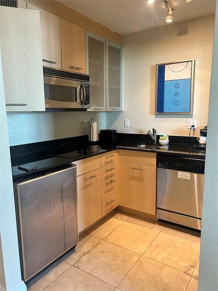 Image 4 of 10 For 2670 E Sunrise Blvd  332