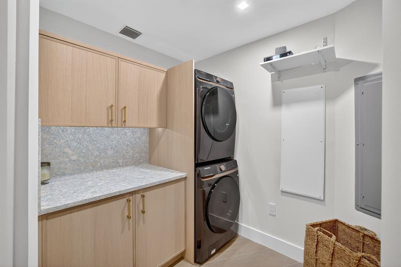 Image 80 of 98 For 701 Fort Lauderdale Beach Blvd  1606