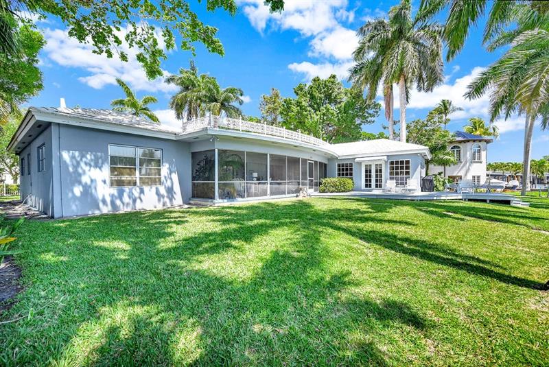 Image 32 of 65 For 1260 14th Ave