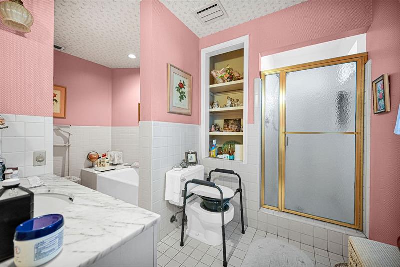 Image 36 of 65 For 1260 14th Ave