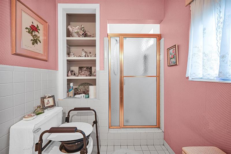 Image 39 of 65 For 1260 14th Ave