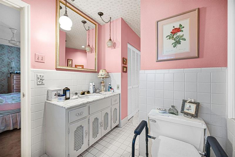 Image 40 of 65 For 1260 14th Ave