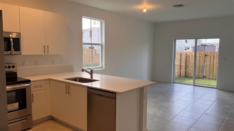 Image 10 of 69 For 11960 47 Mnr  11960