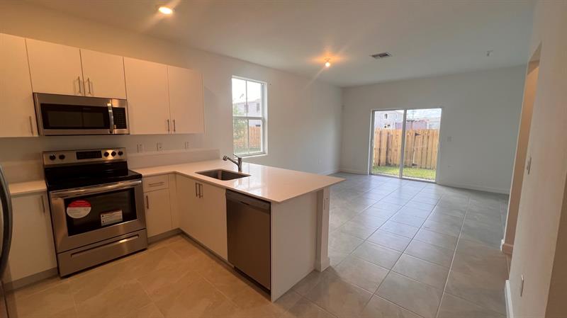 Image 11 of 69 For 11960 47 Mnr  11960