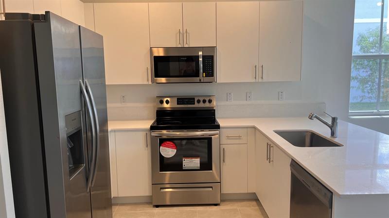 Image 13 of 69 For 11960 47 Mnr  11960