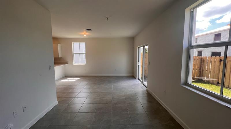 Image 22 of 69 For 11960 47 Mnr  11960