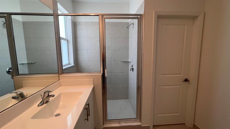 Image 48 of 69 For 11960 47 Mnr  11960