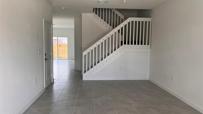 Image 5 of 69 For 11960 47 Mnr  11960