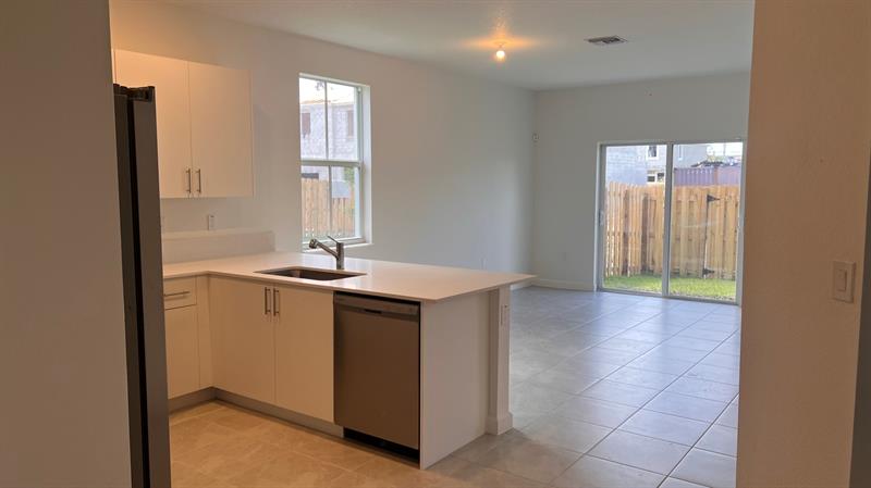 Image 9 of 69 For 11960 47 Mnr  11960