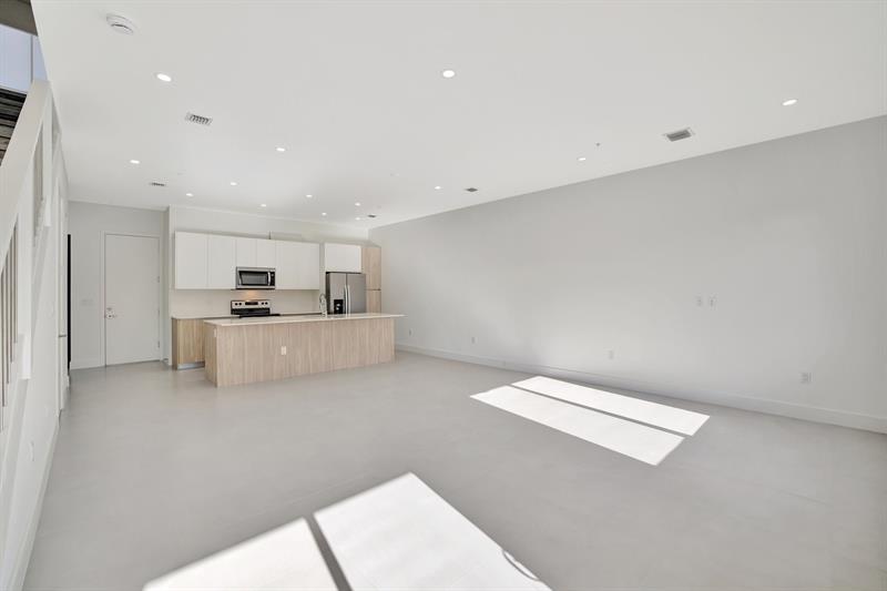 Image 12 of 32 For 4208 7th Ter  8