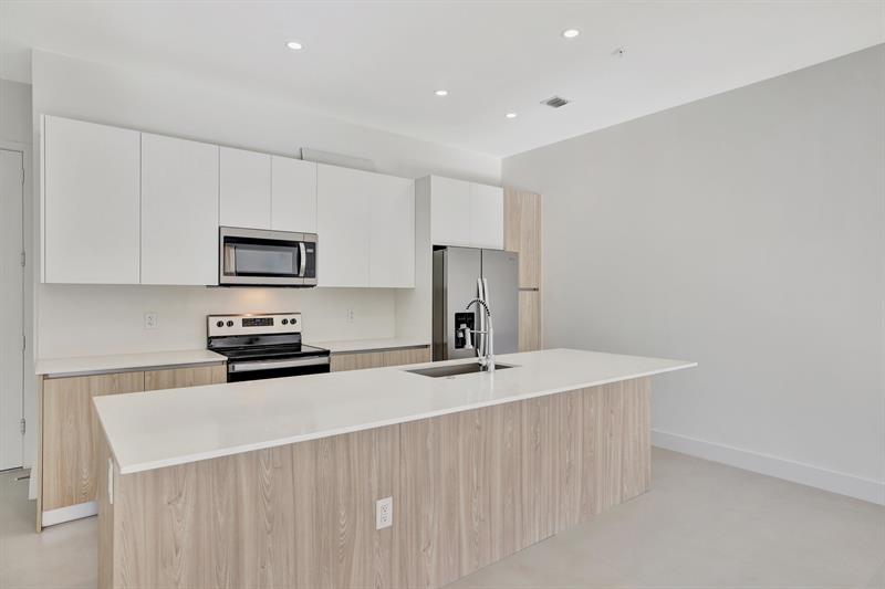 Image 4 of 32 For 4208 7th Ter  8