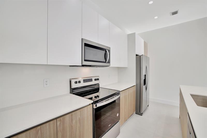 Image 5 of 32 For 4208 7th Ter  8