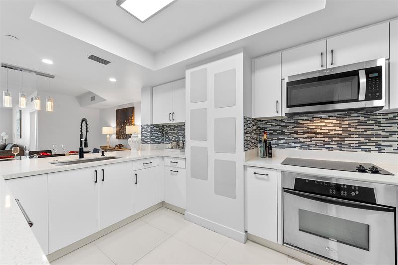 Image 15 of 52 For 2831 Ocean Blvd  504n