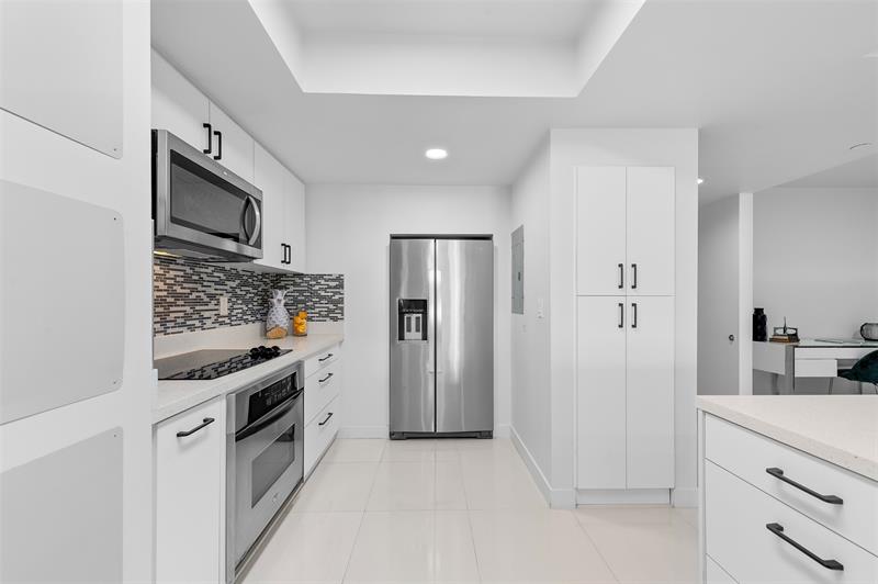 Image 16 of 52 For 2831 Ocean Blvd  504n