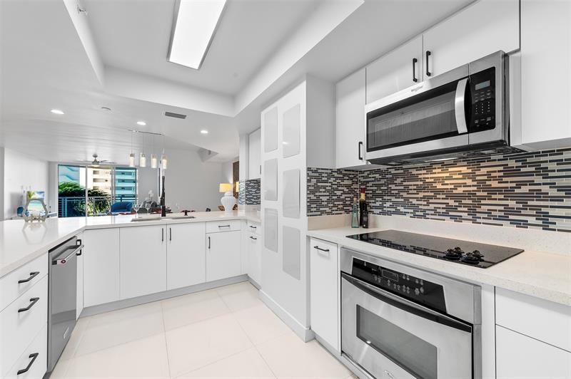 Image 17 of 52 For 2831 Ocean Blvd  504n