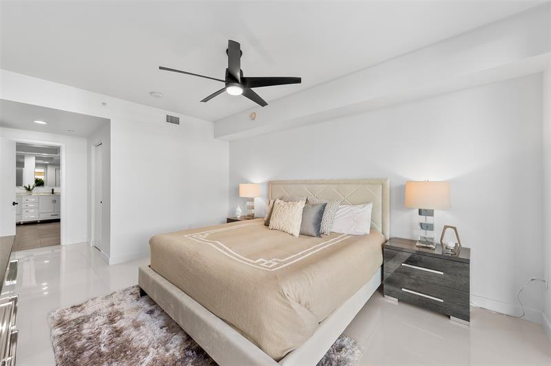 Image 24 of 52 For 2831 Ocean Blvd  504n