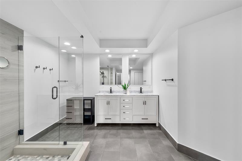 Image 25 of 52 For 2831 Ocean Blvd  504n