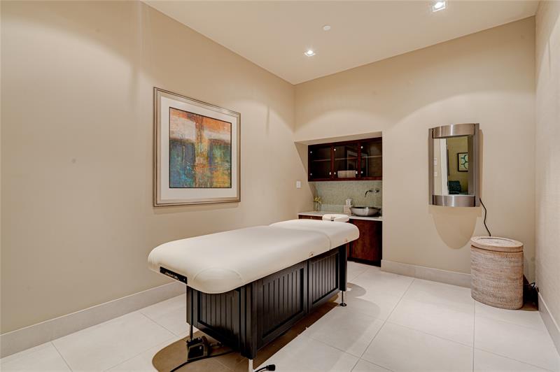 Image 44 of 52 For 2831 Ocean Blvd  504n