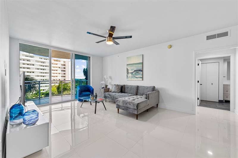 Image 7 of 52 For 2831 Ocean Blvd  504n