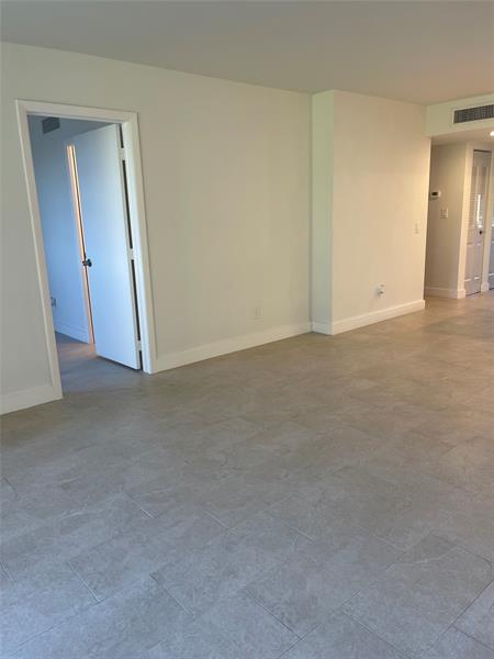 Image 16 of 27 For 5890 64th Ave  103