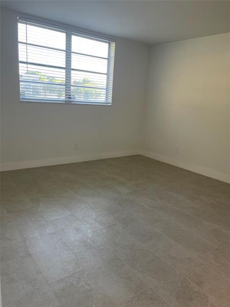 Image 17 of 27 For 5890 64th Ave  103