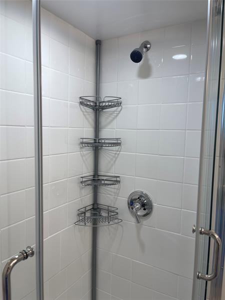 Image 21 of 27 For 5890 64th Ave  103