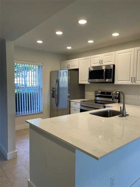 Image 5 of 27 For 5890 64th Ave  103