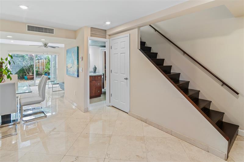 Image 12 of 30 For 811 Oakland Park Blvd  F4