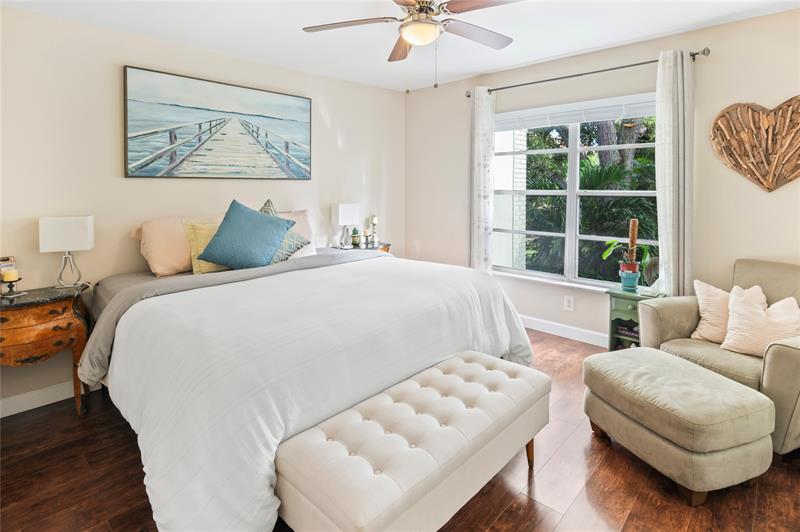 Image 16 of 30 For 811 Oakland Park Blvd  F4