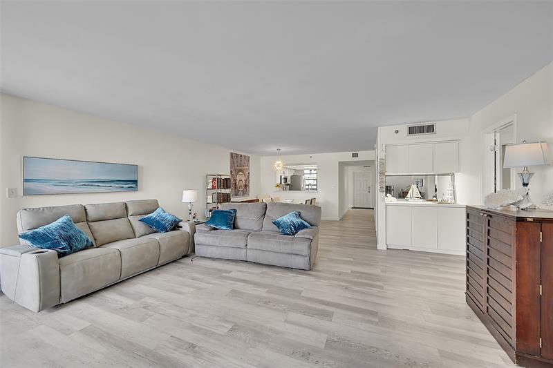 Image 20 of 61 For 812 Ocean Blvd  202