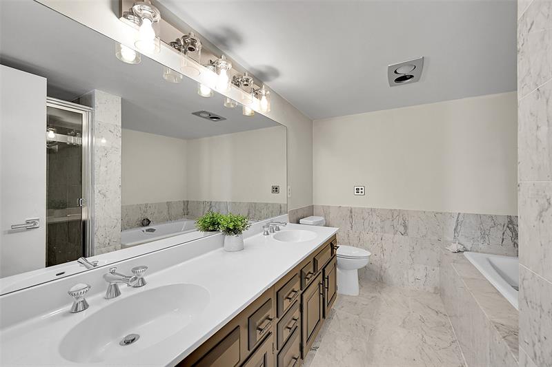 Image 22 of 61 For 812 Ocean Blvd  202