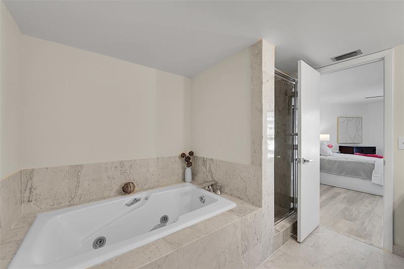 Image 23 of 61 For 812 Ocean Blvd  202